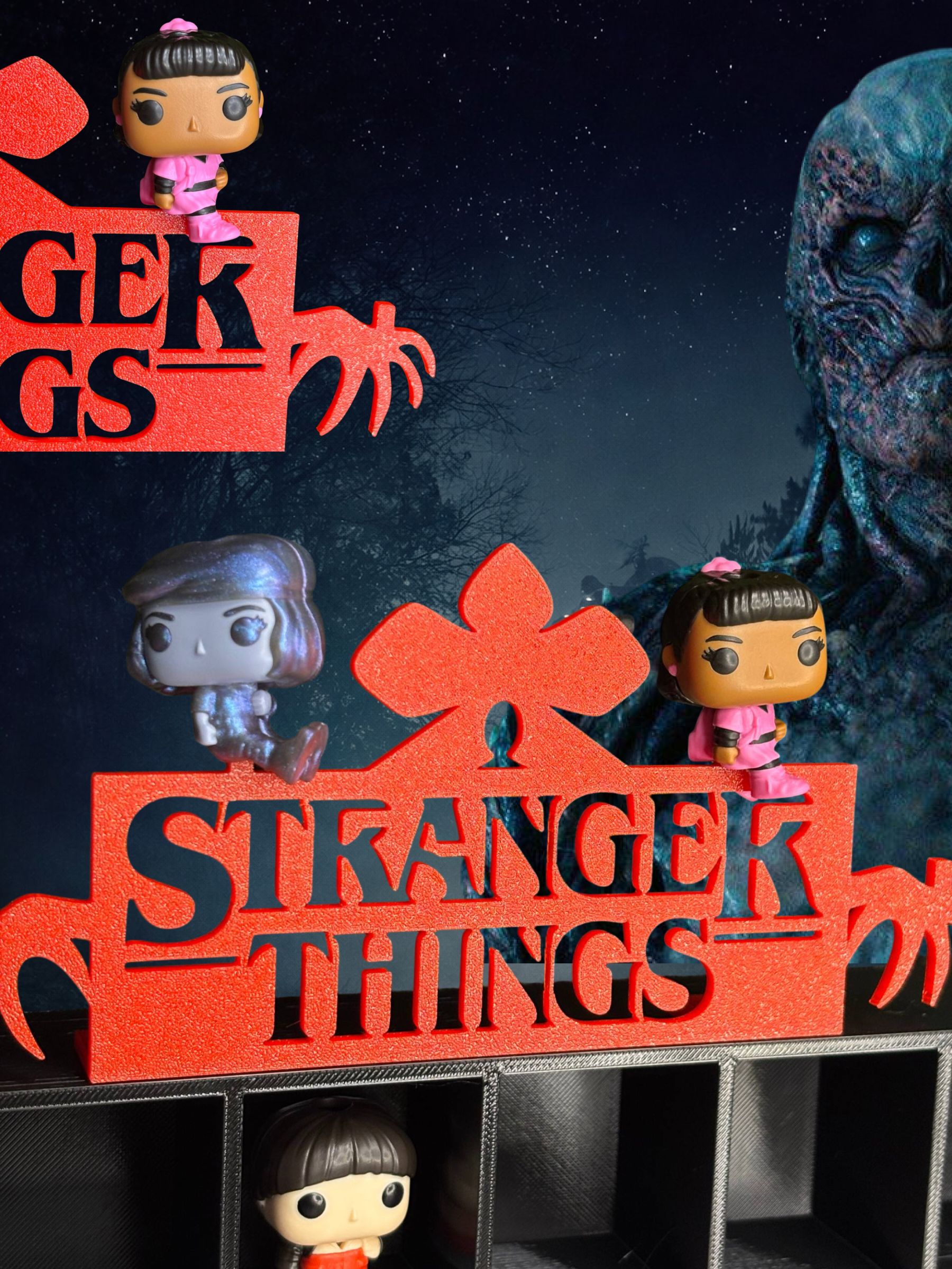 Подставка - полка для фигурок kinder joy stranger things очень странные дела — ракурс 5